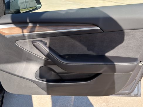 Used 2023 Tesla Model 3 Standard Range RWD image 40