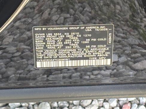 Used 2026 Volkswagen Atlas Cross Sport SE FWD image 32