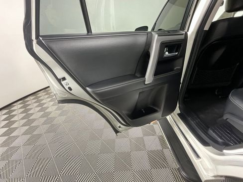 Used 2014 Toyota 4Runner Limited image 27