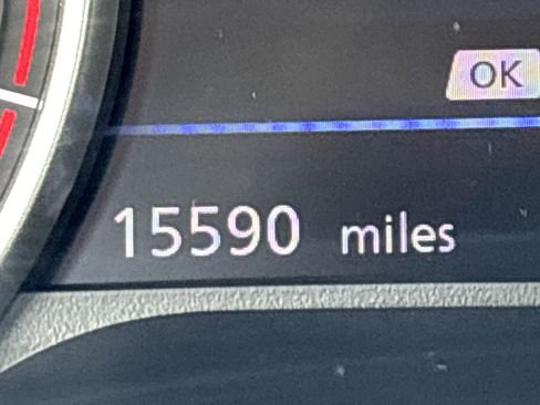 Used 2025 Nissan Sentra SR w/ SR Premium Package image 24