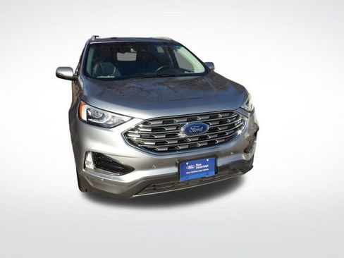 Used 2020 Ford Edge Titanium image 2