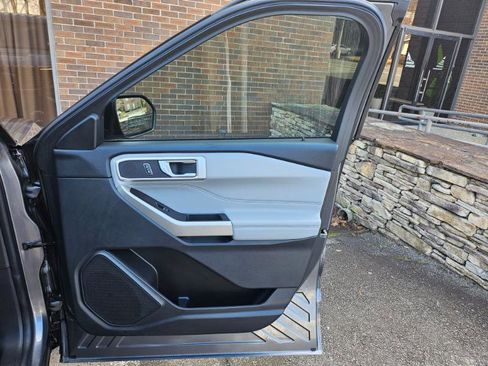 Used 2022 Ford Explorer XLT w/ Equipment Group 202A image 55