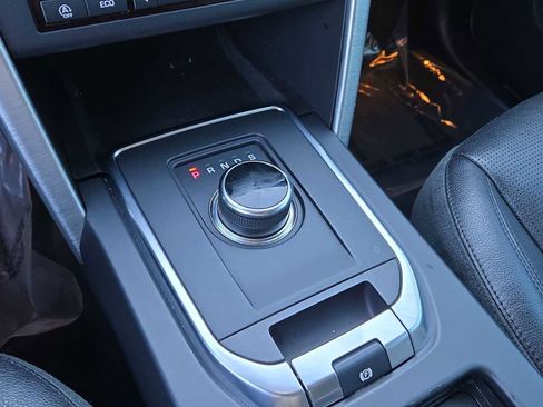 Used 2018 Land Rover Discovery Sport HSE image 37