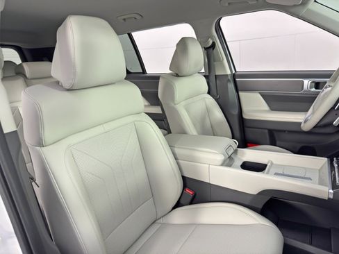 Used 2024 Hyundai Santa Fe SEL image 34