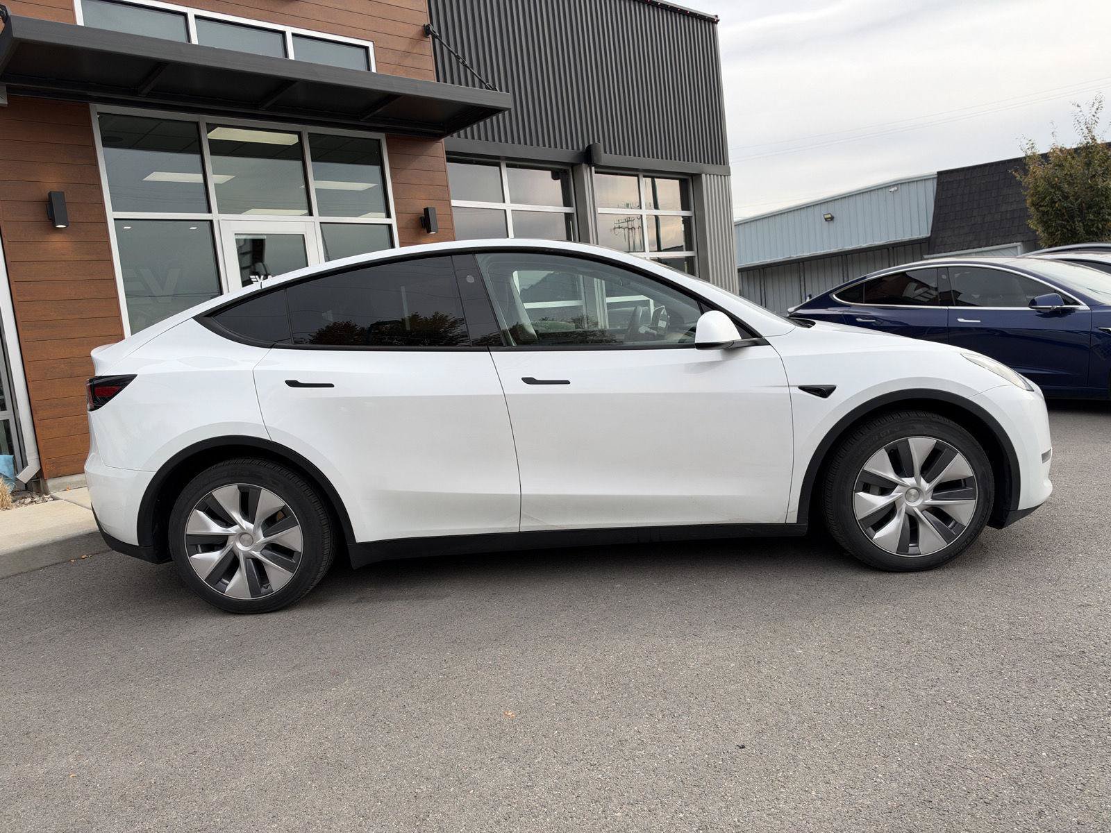 Used 2023 Tesla Model Y Long Range AWD/4WD image 9