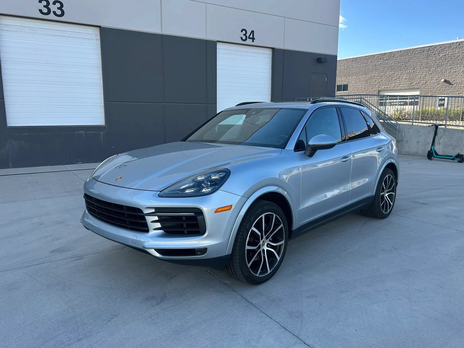 Used 2020 Porsche Cayenne AWD/4WD image 1