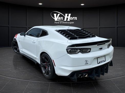 Used 2019 Chevrolet Camaro SS RWD image 5