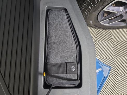 Used 2022 Rivian R1T Launch Edition AWD/4WD image 32