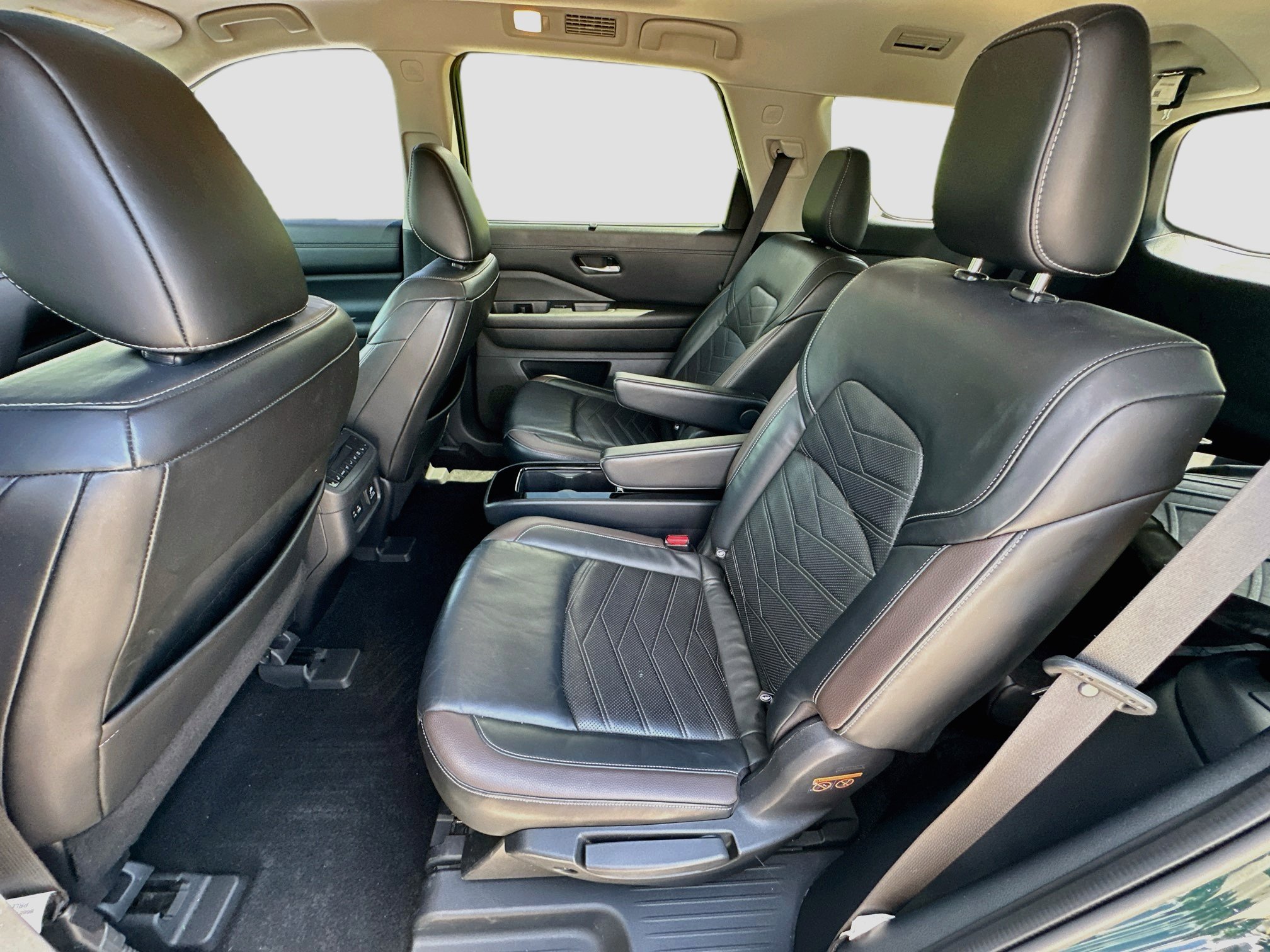 Used 2022 Nissan Pathfinder Platinum w/ Cargo Package FWD image 24