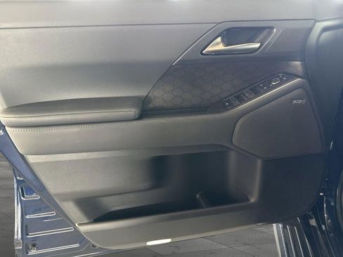 Certified 2024 Lexus GX 550 w/ Accessory Package (Z1) image 22