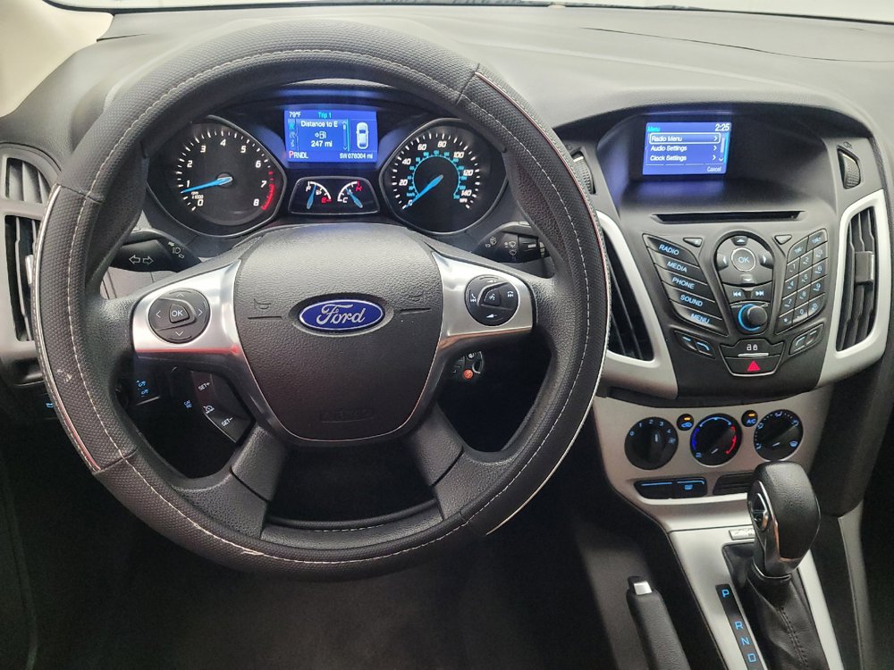 Used 2014 Ford Focus SE w/ SE Winter Package FWD image 22