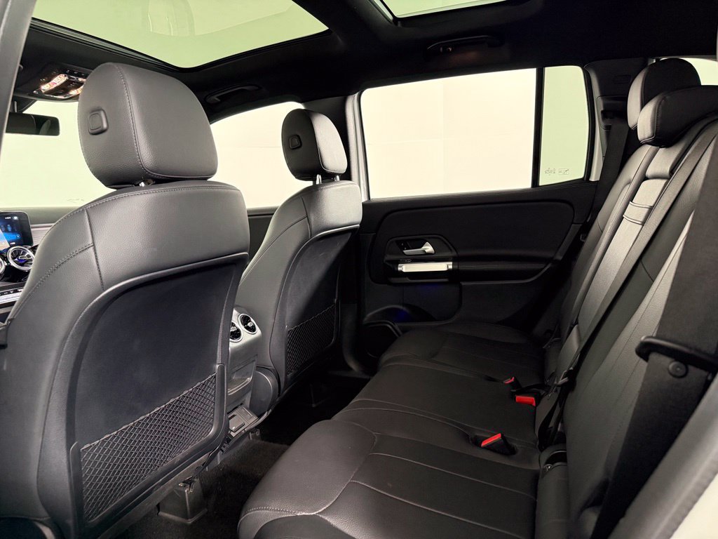 Certified 2023 Mercedes-Benz GLB 250 4MATIC w/ Premium Package image 35