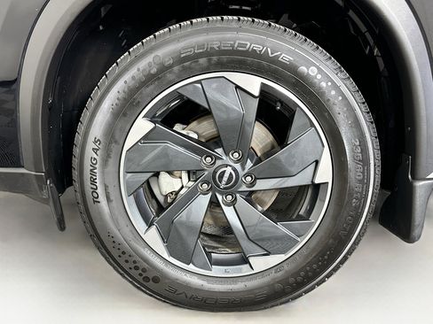 Used 2024 Nissan Rogue SV AWD/4WD image 11