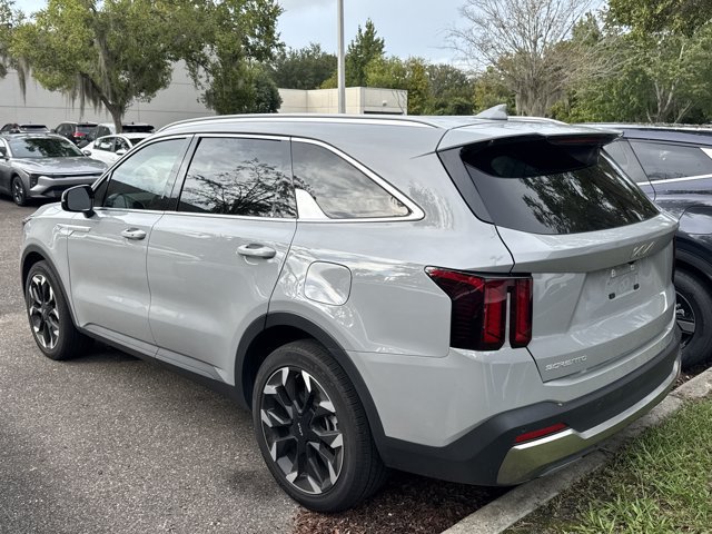 Used 2025 Kia Sorento EX FWD image 4