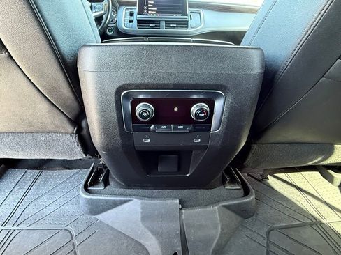 Used 2021 Chevrolet Tahoe LT image 26