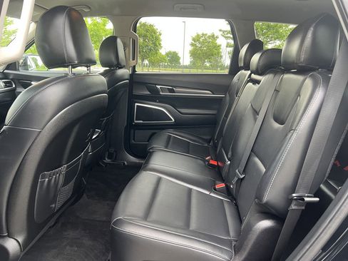 Used 2020 Kia Telluride LX FWD image 16
