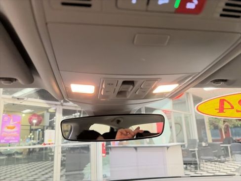 Certified 2024 Volkswagen Jetta SE w/ Panoramic Sunroof Package image 27