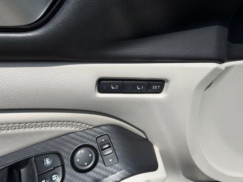Used 2019 Nissan Altima 2.5 Platinum AWD/4WD image 18