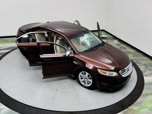 Used 2010 Ford Taurus Limited FWD image 34