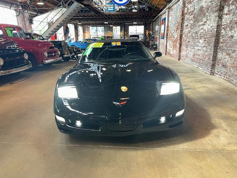 Used 1998 Chevrolet Corvette Convertible w/ Memory Pkg RWD image 7