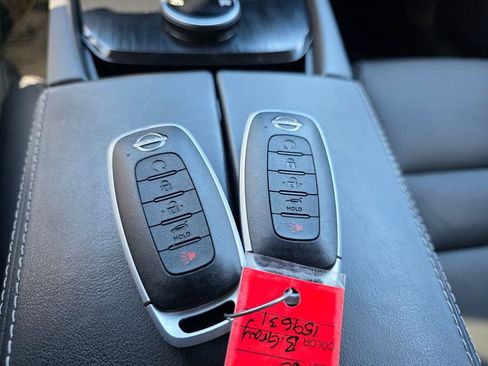 Used 2025 Nissan Rogue SL image 28