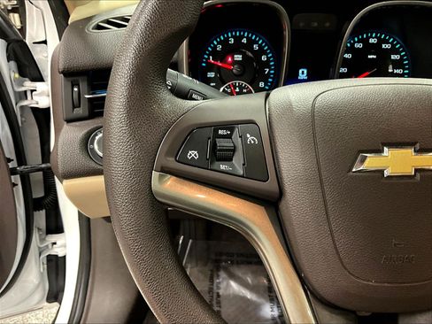 Used 2016 Chevrolet Malibu LT FWD image 11