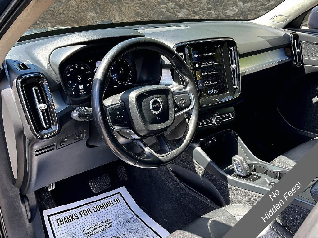 Used 2021 Volvo XC40 T4 Momentum FWD image 11