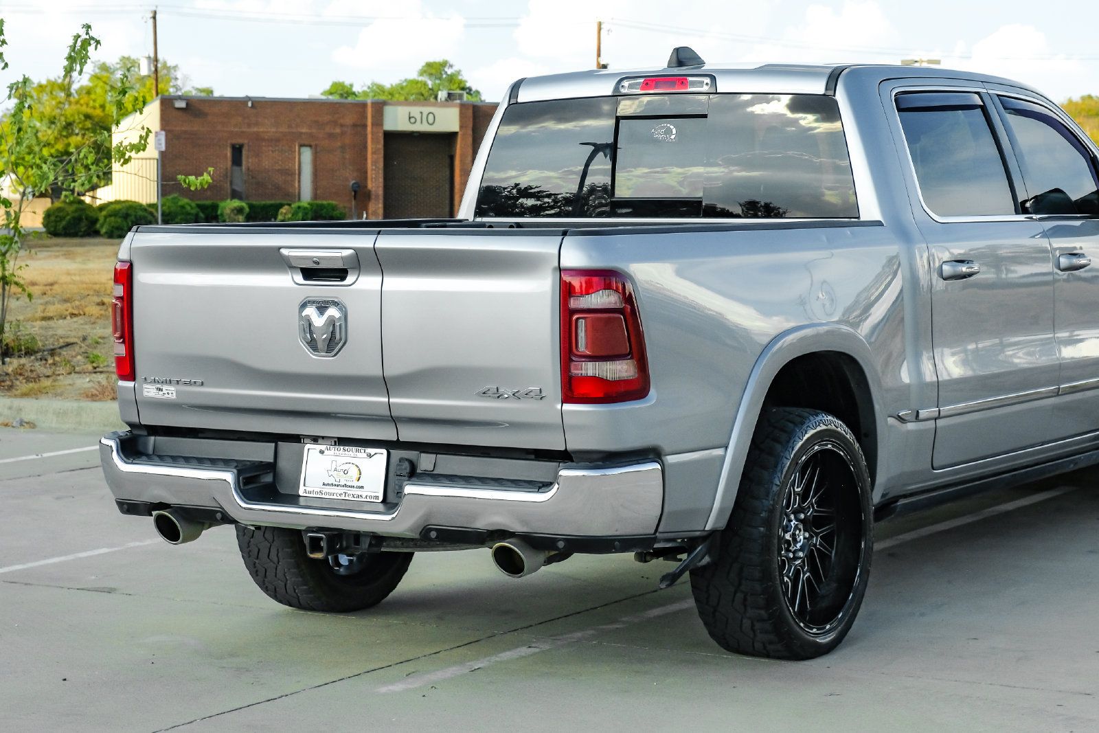 Used 2020 RAM 1500 Limited AWD/4WD image 11