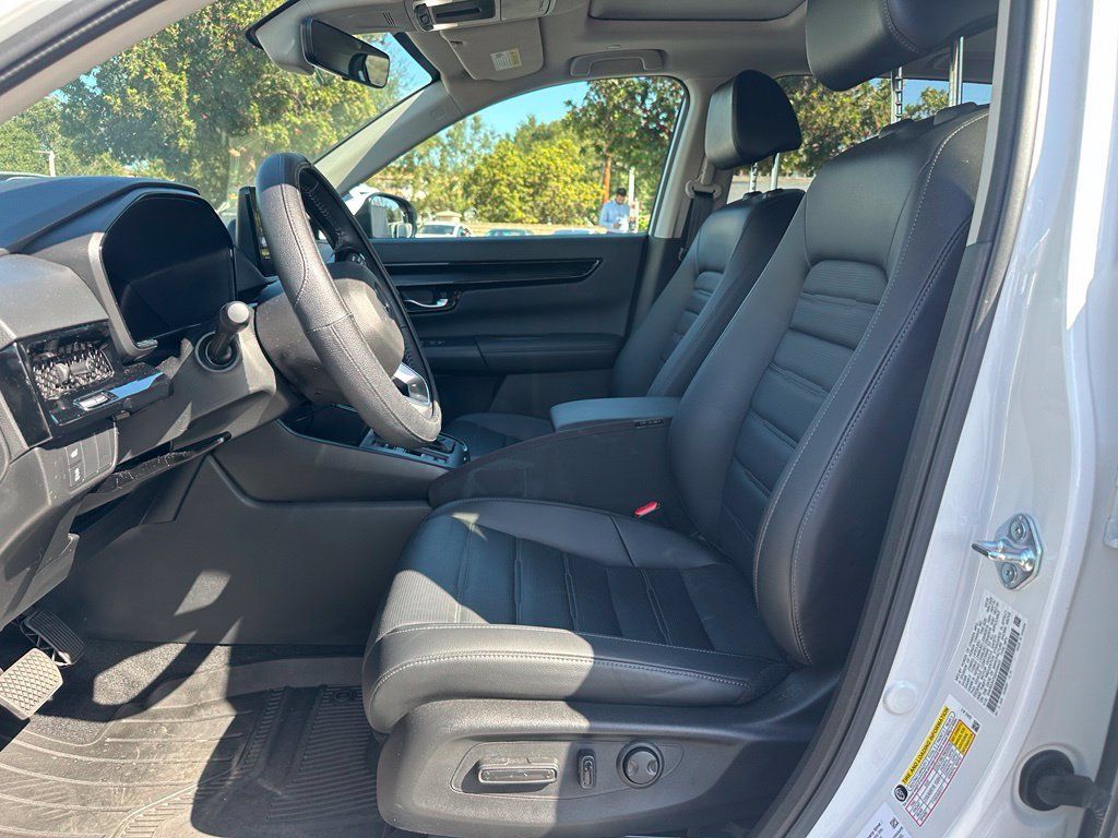 Used 2025 Honda CR-V EX-L image 11