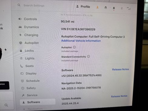 Used 2019 Tesla Model 3 Standard Range Plus image 5