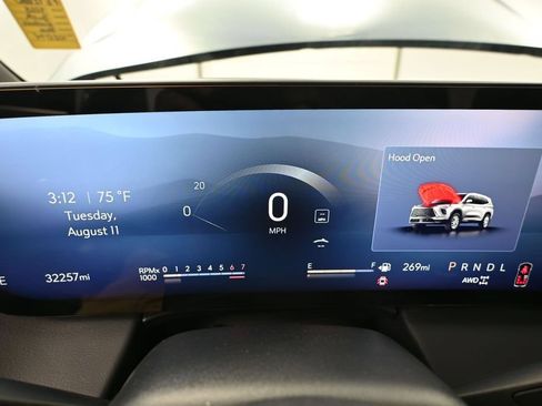 Used 2025 Buick Enclave Avenir AWD/4WD image 31