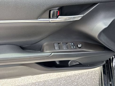 Used 2021 Toyota Camry XSE FWD image 40