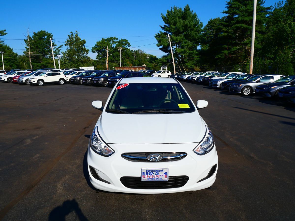 Used 2017 Hyundai Accent SE FWD image 3