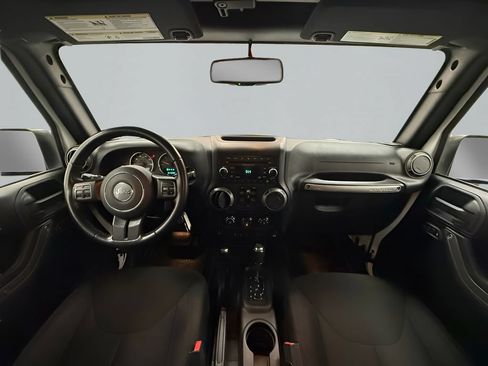 Used 2018 Jeep Wrangler Unlimited Sport S AWD/4WD image 16