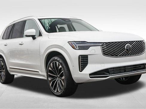 New 2026 Volvo XC90 T8 Ultra w/ Protection Package Premier image 3
