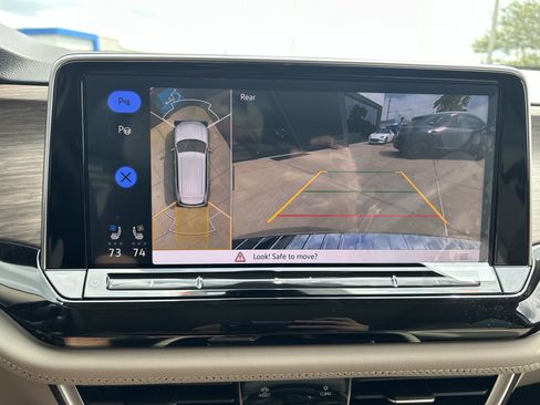 Used 2024 Volkswagen Atlas SEL Premium R-Line image 14