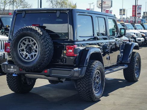 Used 2022 Jeep Wrangler Unlimited Sahara w/ Cold Weather Group image 4