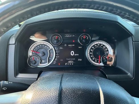Used 2018 RAM 1500 Laramie w/ Convenience Group AWD/4WD image 19