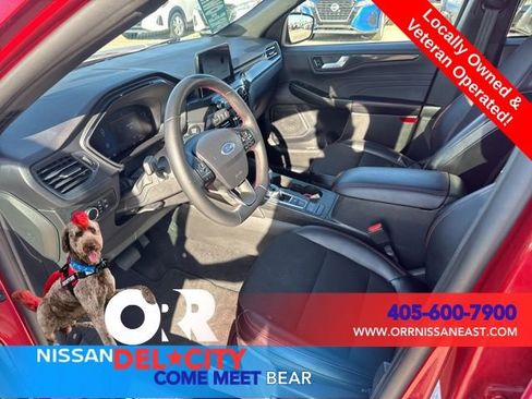Used 2025 Ford Escape ST-Line AWD/4WD image 13