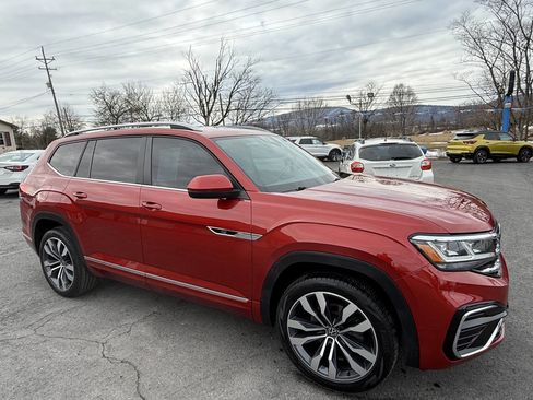 Used 2021 Volkswagen Atlas SEL R-Line image 2