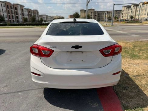 Used 2017 Chevrolet Cruze LS FWD image 6