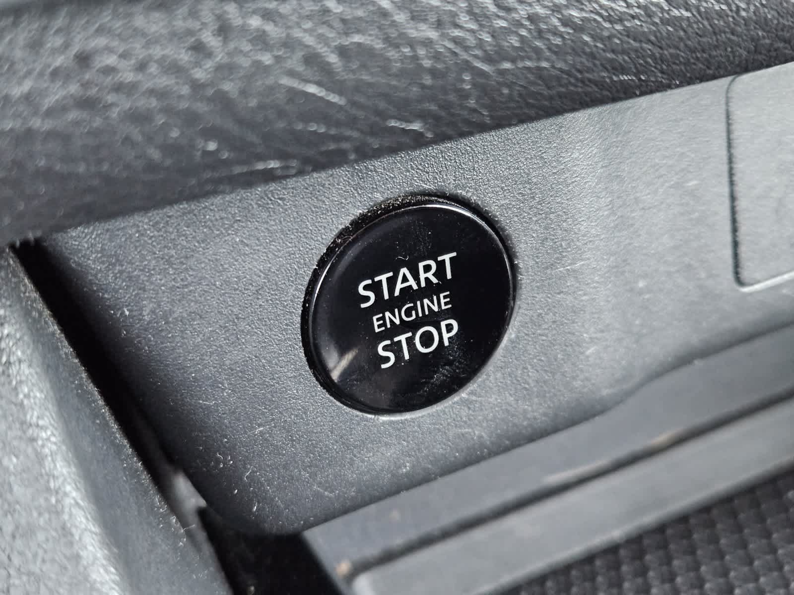 Used 2024 Nissan Rogue S FWD image 20