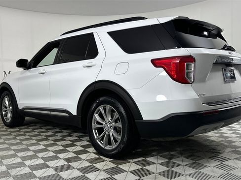 Used 2020 Ford Explorer XLT w/ Equipment Group 202A image 6