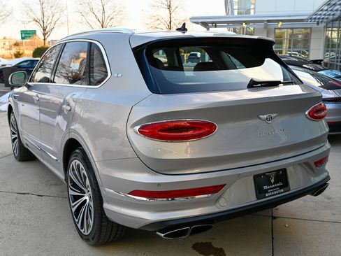 Used 2022 Bentley Bentayga image 7