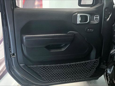 Used 2018 Jeep Wrangler Unlimited Sport S image 23