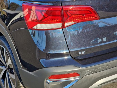 Used 2022 Volkswagen Taos SE image 34