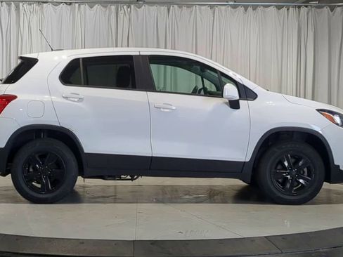 Used 2021 Chevrolet Trax LS w/ Tint and Cruise Package AWD/4WD image 11
