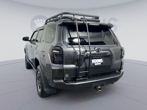 Used 2016 Toyota 4Runner SR5 Premium image 4