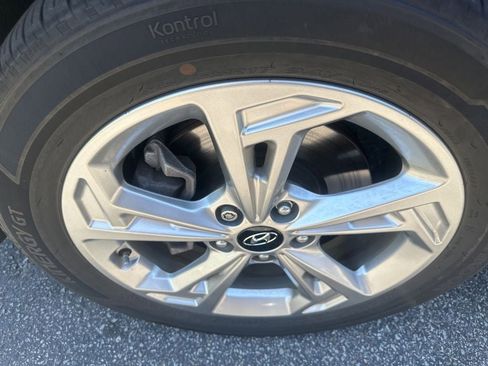 Used 2022 Hyundai Kona SEL AWD/4WD image 11