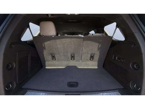 Used 2021 Chevrolet Tahoe Z71 w/ Z71 Off-Road Package AWD/4WD image 21